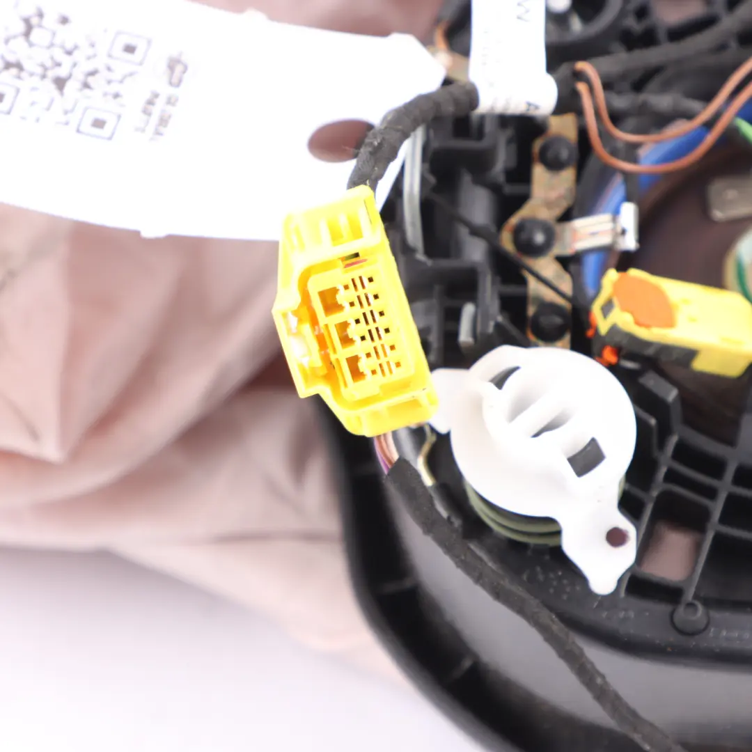 Steering Wheel Driver's Air Module Unit DAMAGED to Audi A3 8V with Part number 8V0880201BB Audi A3 8V Steering Wheel Driver's Air Module Unit DAMAGED - SKU 8V0880201BB-1 - Part number 8V0880201BB