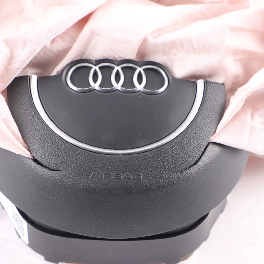 Steering Wheel Driver's Air Module Unit DAMAGED to Audi A3 8V with Part number 8V0880201BB Audi A3 8V Steering Wheel Driver's Air Module Unit DAMAGED - SKU 8V0880201BB-1 - Part number 8V0880201BB