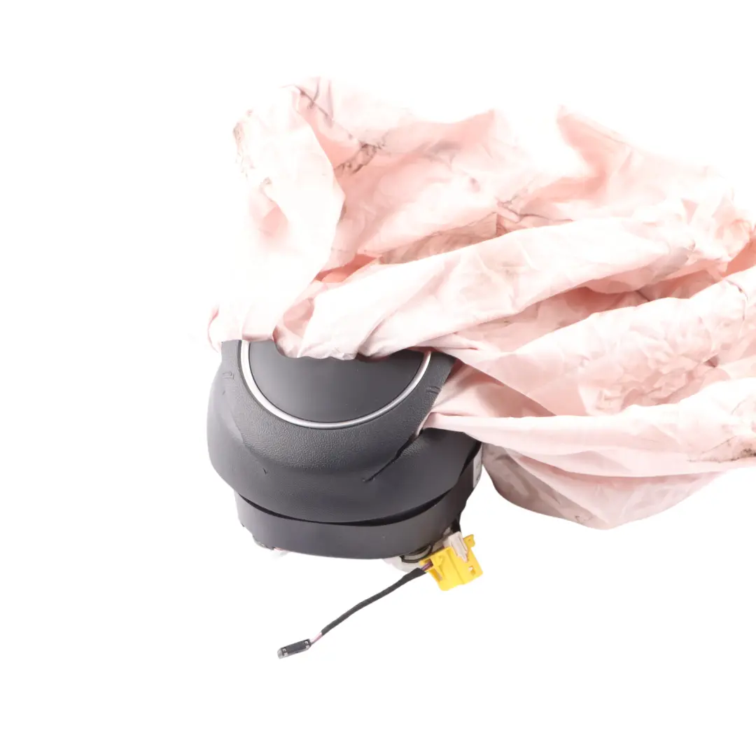 Steering Wheel Driver's Air Module Unit DAMAGED to Audi A3 8V with Part number 8V0880201BB Audi A3 8V Steering Wheel Driver's Air Module Unit DAMAGED - SKU 8V0880201BB-1 - Part number 8V0880201BB