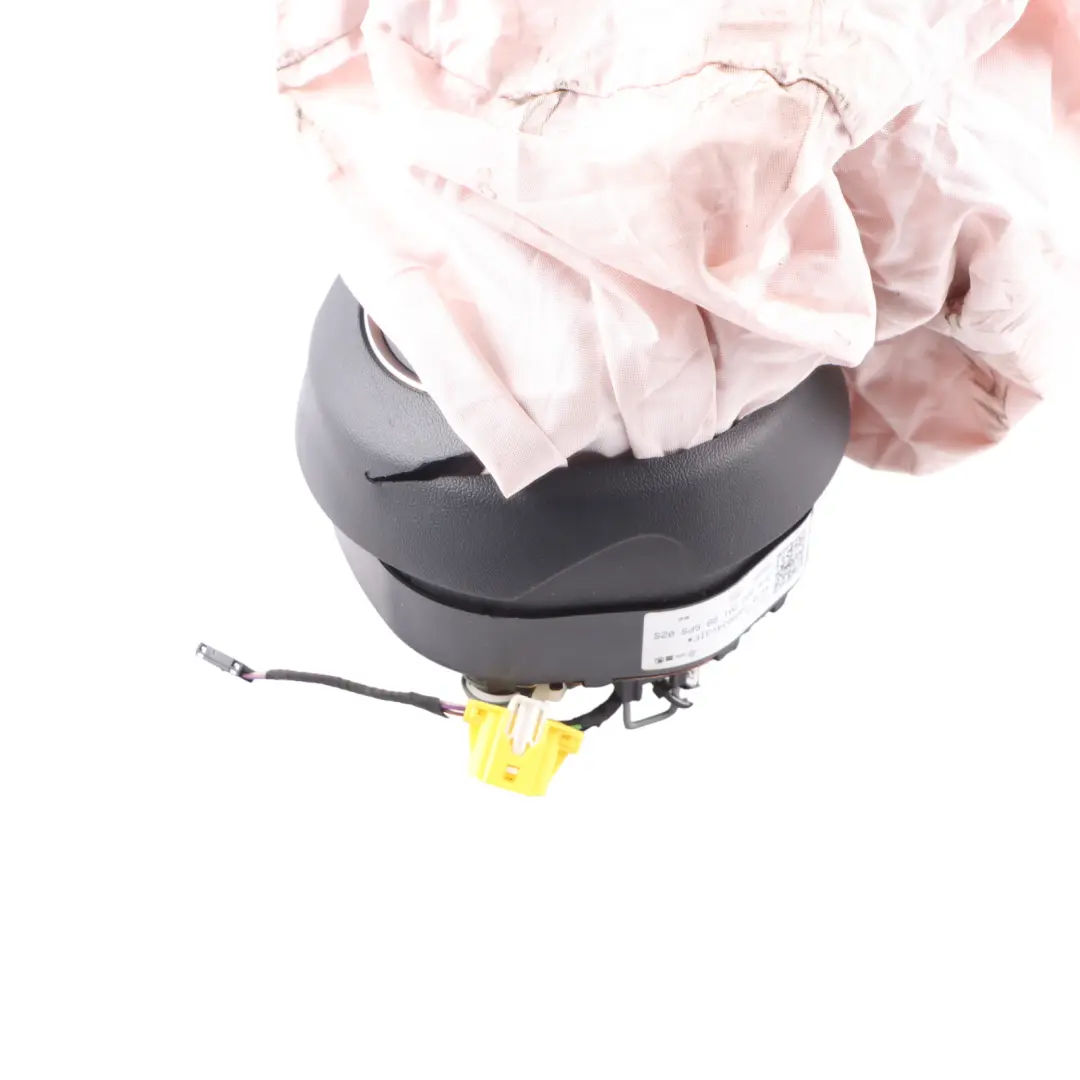 Steering Wheel Driver's Air Module Unit DAMAGED to Audi A3 8V with Part number 8V0880201BB Audi A3 8V Steering Wheel Driver's Air Module Unit DAMAGED - SKU 8V0880201BB-1 - Part number 8V0880201BB