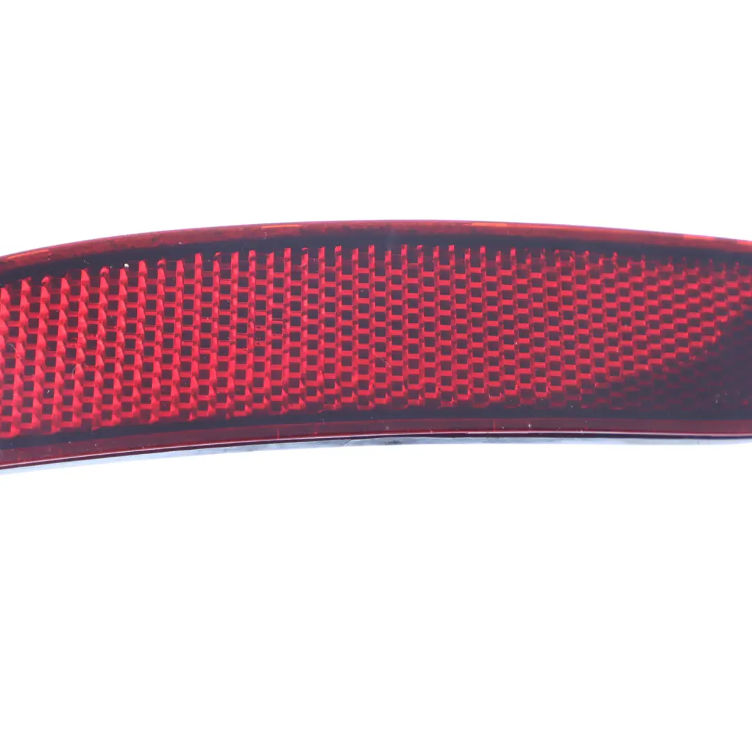Riflettore Paraurti Posteriore Sinistro per Audi A3 8V con numero di parte 8V0945105 Audi A3 8V Riflettore Paraurti Posteriore Sinistro - SKU 8V0945105 - Numero di parte 8V0945105