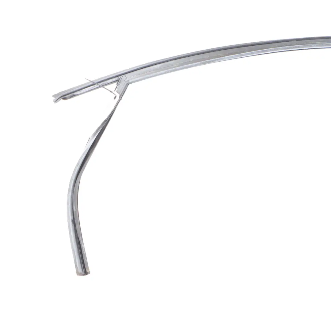 Guida Finestra Audi A3 S3 8V Telaio Anteriore Porta Destra Gomma per con numero di parte 8V3837440A Guida Finestra Audi A3 S3 8V Telaio Anteriore Porta Destra Gomma - SKU 8V3837440A - Numero di parte 8V3837440A