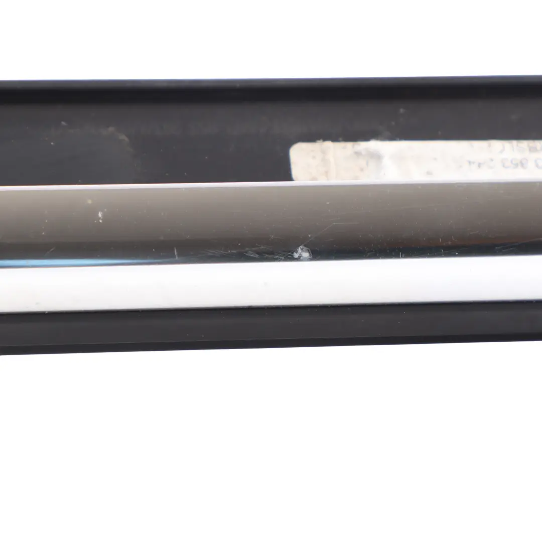 Joint D'Étanchéité De Vitre De Porte Avant Chromé Droite pour Audi A3 8V à propos du numéro de pièce 8V3853284 Audi A3 8V Joint D'Étanchéité De Vitre De Porte Avant Chromé Droite - SKU 8V3853284 - Numéro de pièce 8V3853284