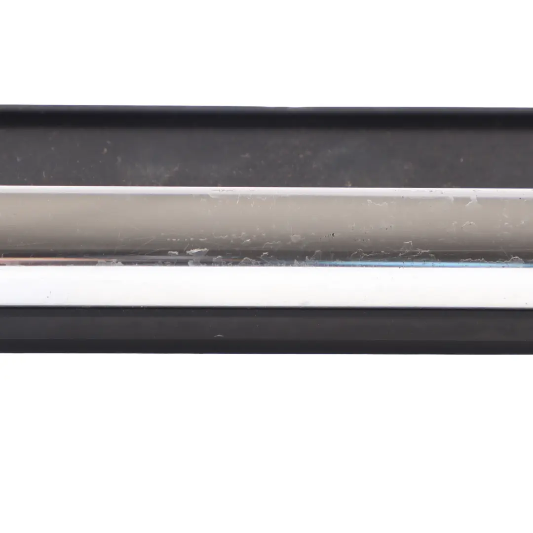 Puerta Delantera Ventana Junta Burlete Cromo Derecha para Audi A3 8V con número de pieza 8V3853284 Audi A3 8V Puerta Delantera Ventana Junta Burlete Cromo Derecha - SKU 8V3853284 - Número de pieza 8V3853284