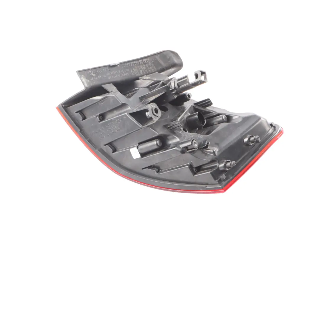 Light Trunk Lid Boot Tailgate Lamp Rear Left N/S to Audi A3 S3 8V with Part number 8V3945095D Audi A3 S3 8V Light Trunk Lid Boot Tailgate Lamp Rear Left N/S - SKU 8V3945095D - Part number 8V3945095D