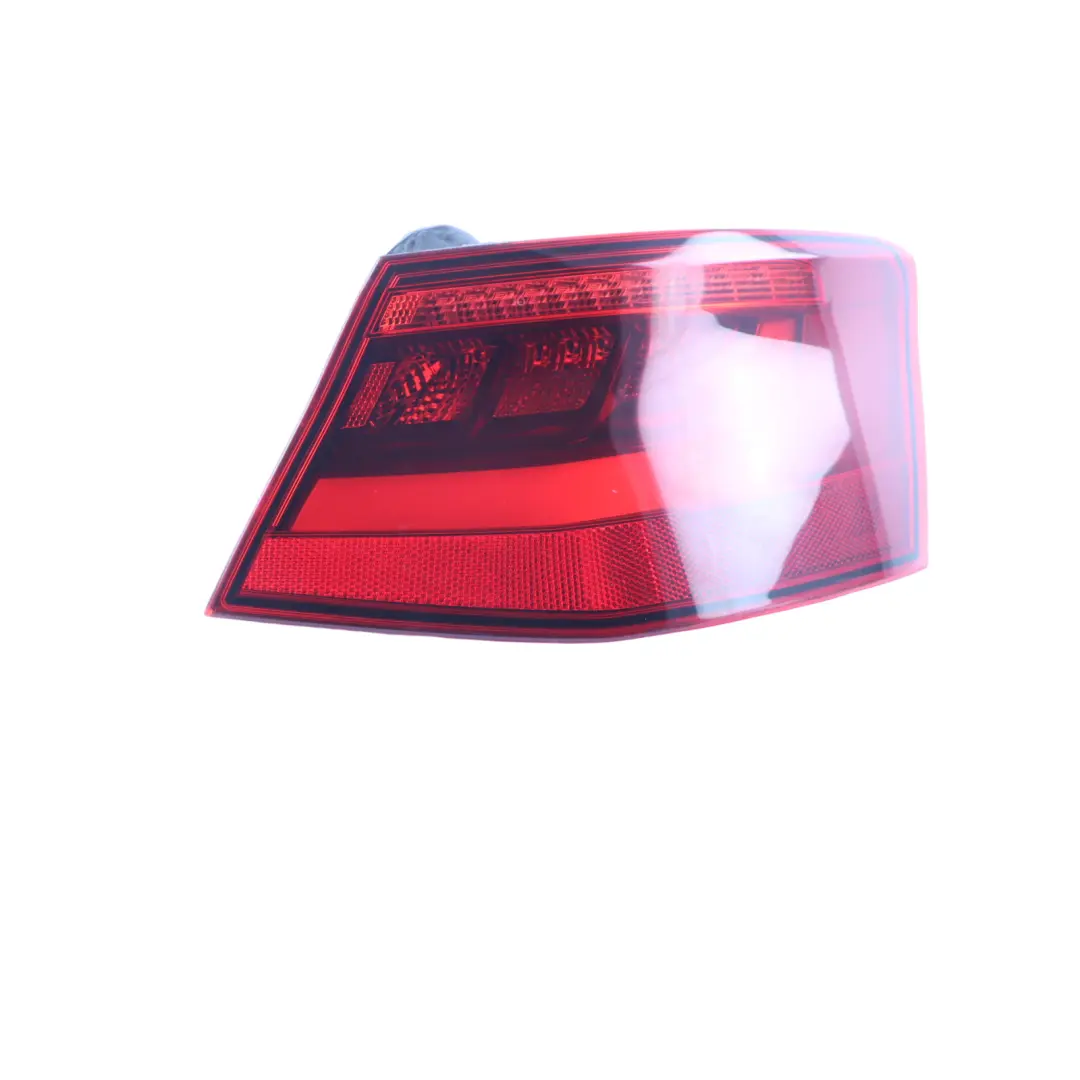 Light Trunk Lid Boot Tailgate Lamp Rear Right O/S to Audi A3 S3 8V with Part number 8V3945096D Audi A3 S3 8V Light Trunk Lid Boot Tailgate Lamp Rear Right O/S - SKU 8V3945096D - Part number 8V3945096D