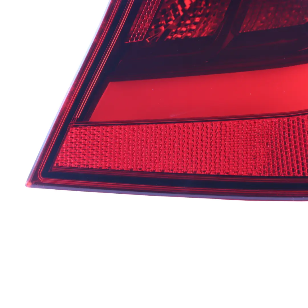 Tylna Lampa Klapa Bagażnika Lampa Prawy Tył do Audi A3 S3 8V o numerze 8V3945096D Audi A3 S3 8V Tylna Lampa Klapa Bagażnika Lampa Prawy Tył - SKU 8V3945096D - Numer Części 8V3945096D