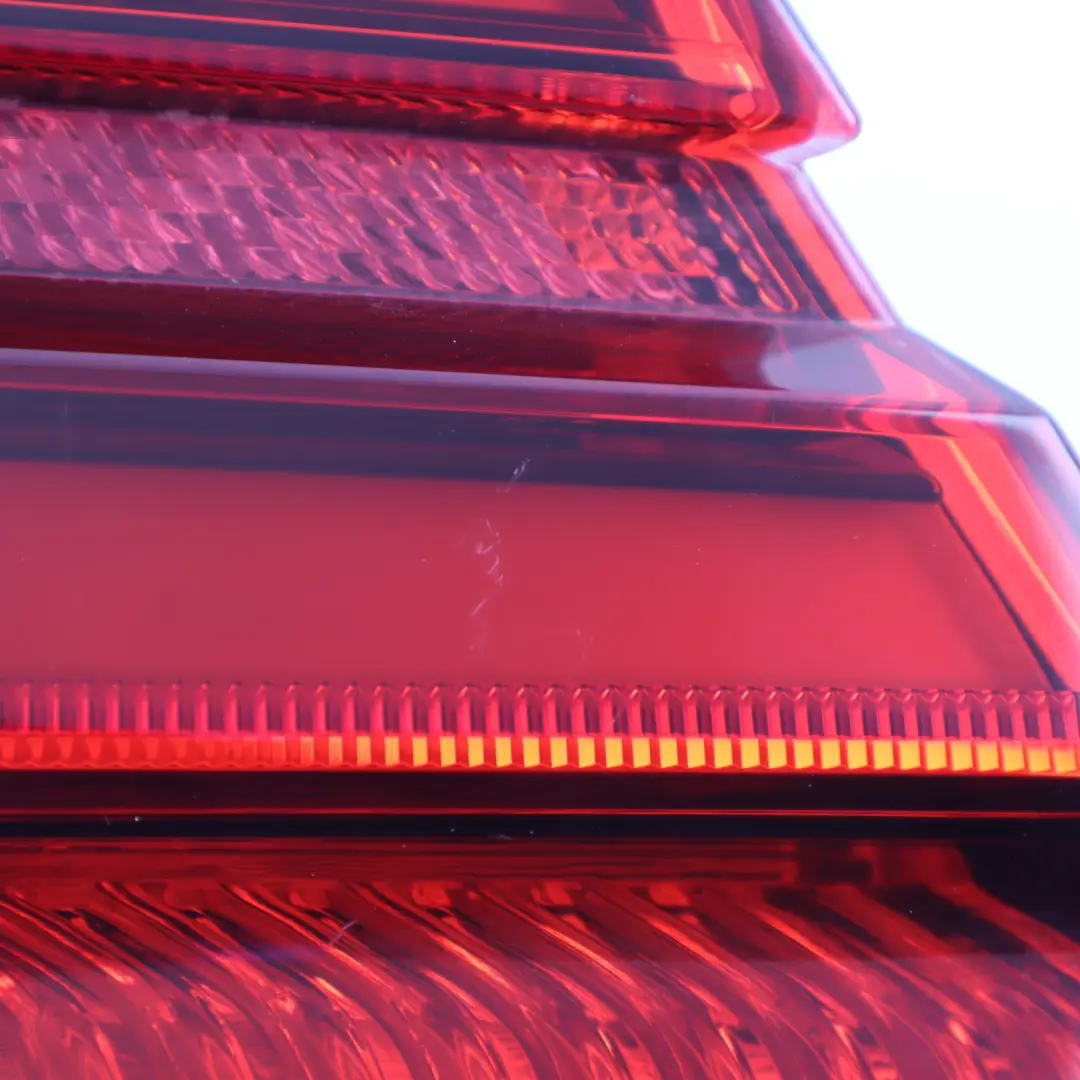 Luz Trasera Tapa Maletero Portón Trasero Exterior Izquierdo para Audi S3 8V con número de pieza 8V4945091 Audi S3 8V Luz Trasera Tapa Maletero Portón Trasero Exterior Izquierdo - SKU 8V4945091 - Número de pieza 8V4945091
