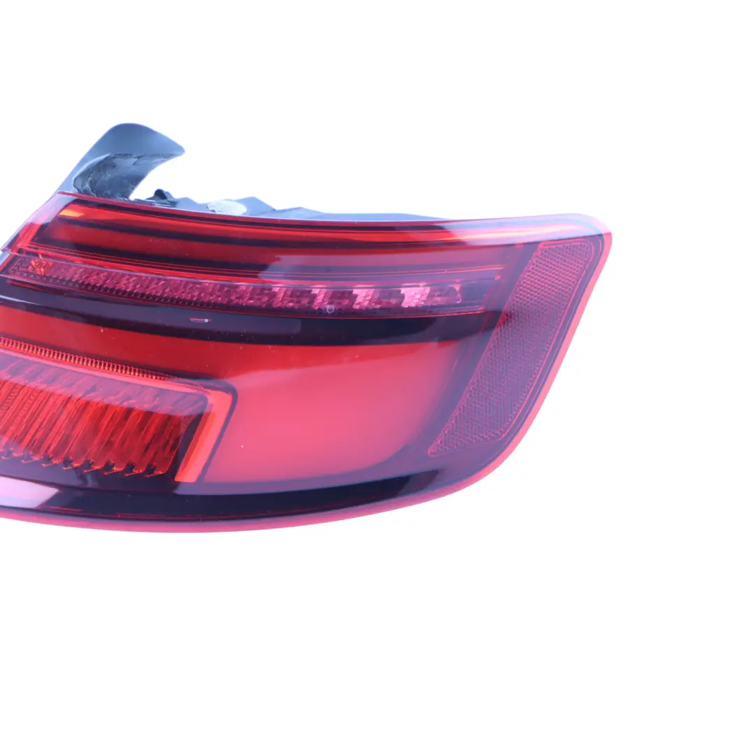 Luz Trasera Tapa Maletero Portón Trasero Exterior Derecho para Audi S3 8V con número de pieza 8V4945092 Audi S3 8V Luz Trasera Tapa Maletero Portón Trasero Exterior Derecho - SKU 8V4945092 - Número de pieza 8V4945092