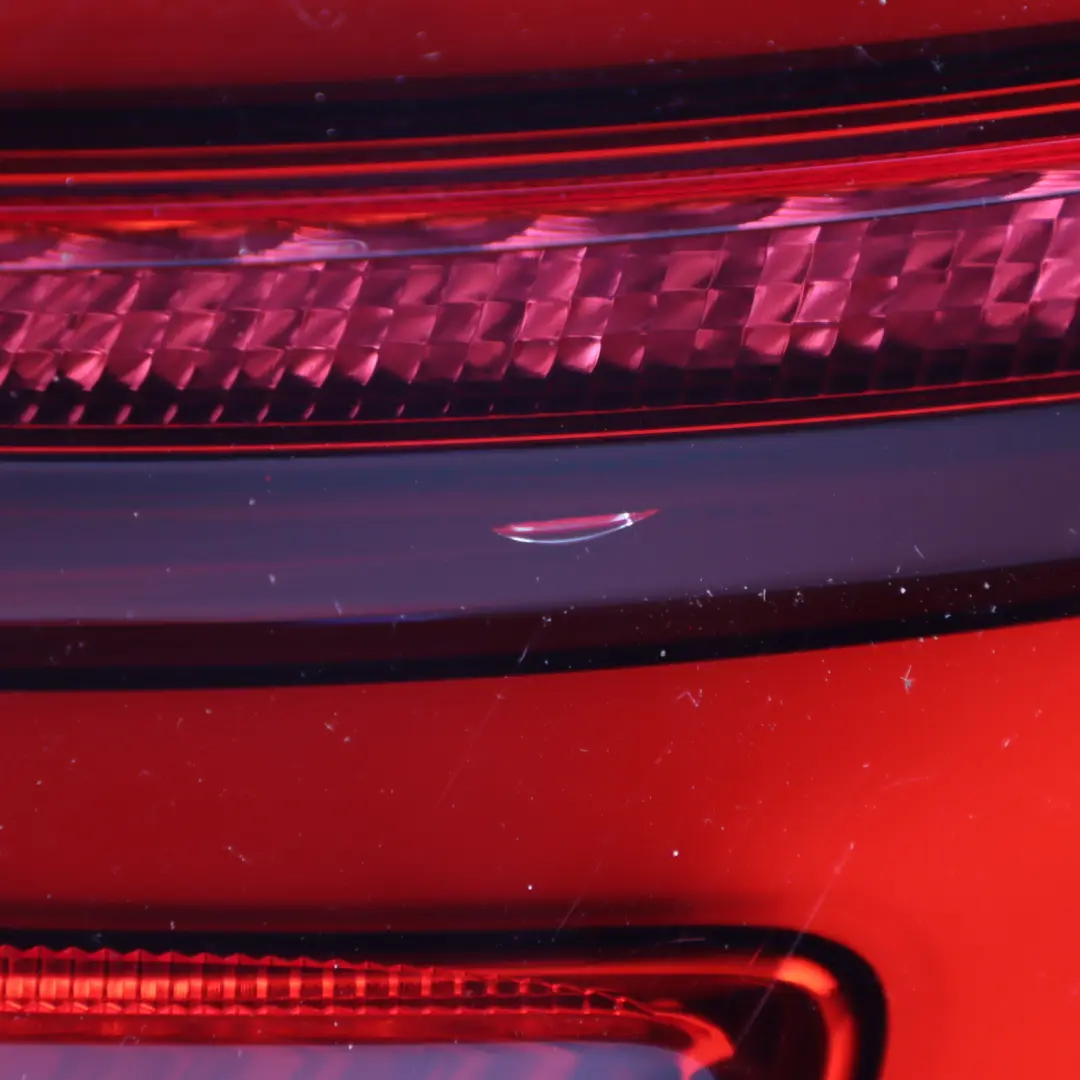 Audi S3 8V Tylna Lampa Klapy Bagażnika Zewnętrzna Prawa - SKU 8V4945092 - Numer Części 8V4945092