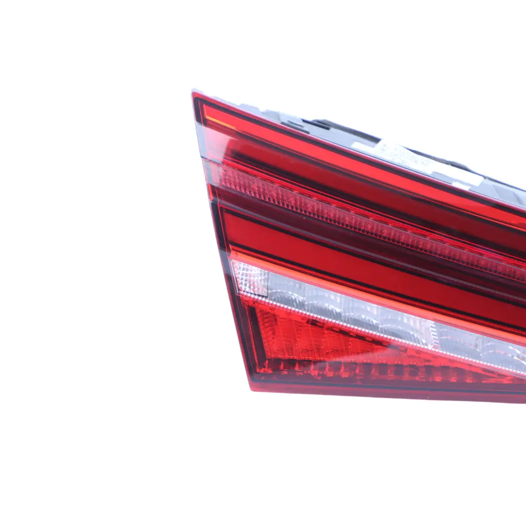 Tylna W Klapę Bagażnika Lewa Tylna Lewy Tył do Audi S3 8V o numerze 8V4945093C Audi S3 8V Tylna W Klapę Bagażnika Lewa Tylna Lewy Tył - SKU 8V4945093C - Numer Części 8V4945093C