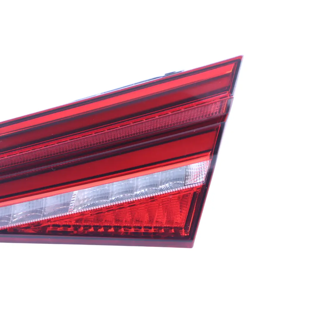 Lampa W Klapę Bagażnika Prawa Tylna Prawy Tył do Audi S3 8V o numerze 8V4945094C Audi S3 8V Lampa W Klapę Bagażnika Prawa Tylna Prawy Tył - SKU 8V4945094C - Numer Części 8V4945094C