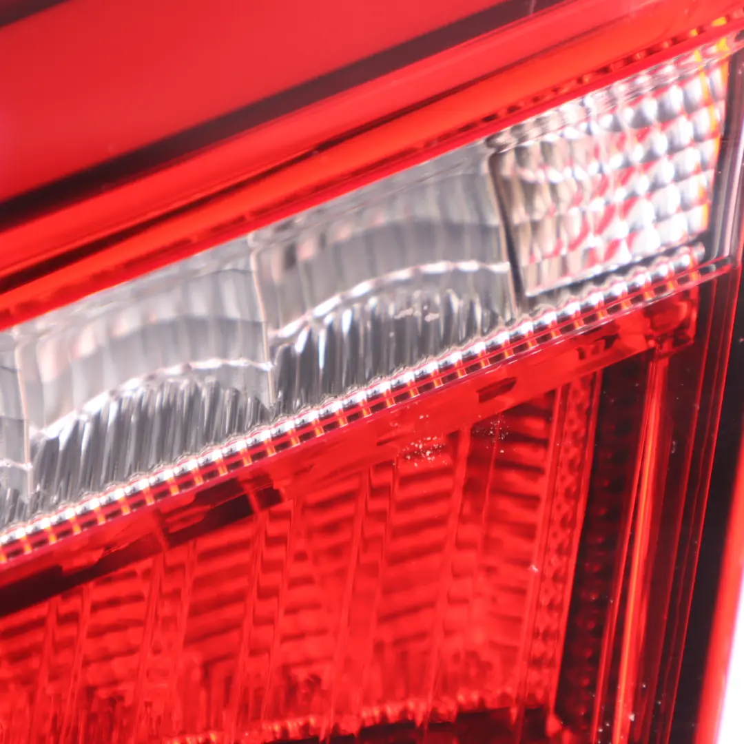 Lampa W Klapę Bagażnika Prawa Tylna Prawy Tył do Audi S3 8V o numerze 8V4945094C Audi S3 8V Lampa W Klapę Bagażnika Prawa Tylna Prawy Tył - SKU 8V4945094C - Numer Części 8V4945094C