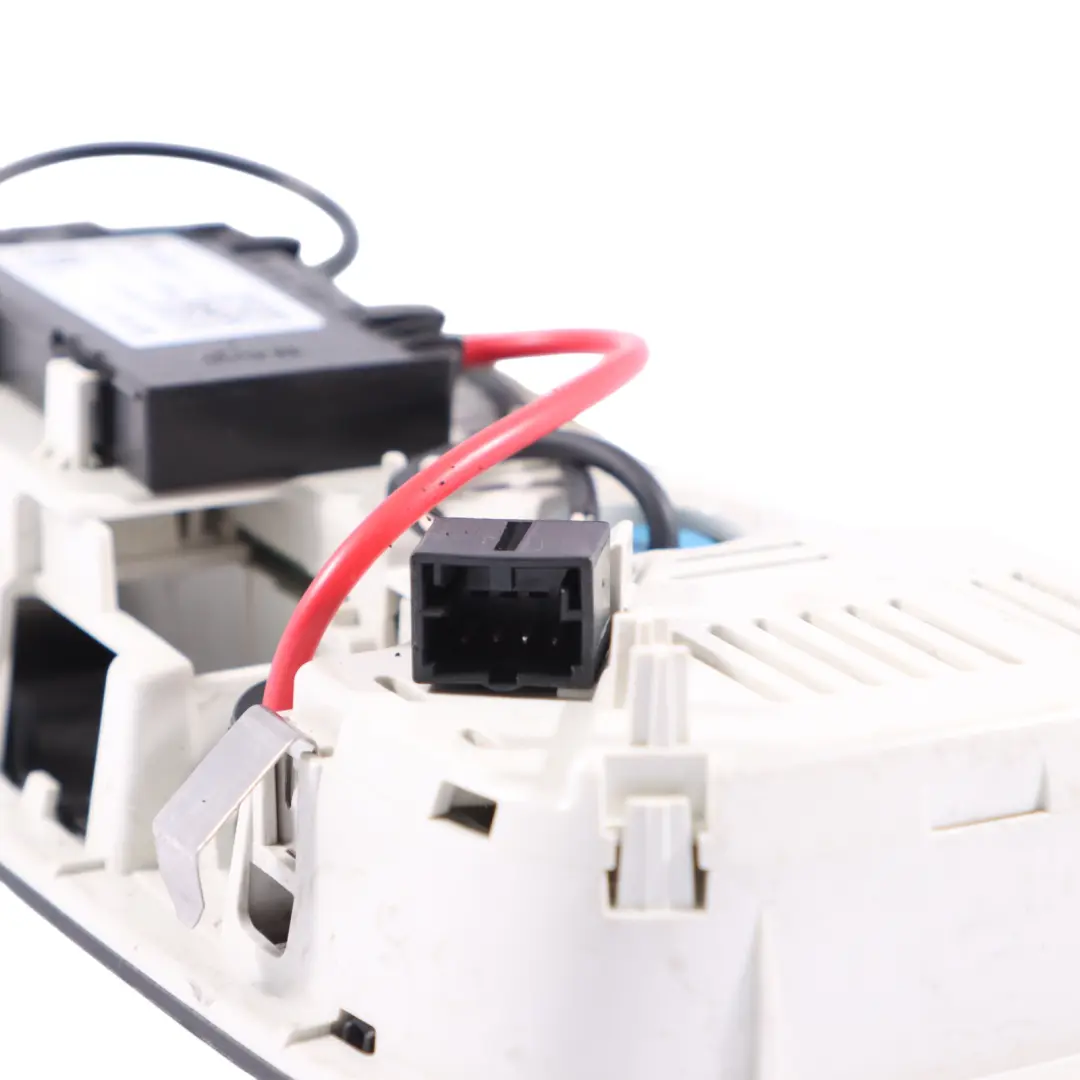 Innen Raum Schalter Vorderes Dachlicht Leselampe Schwarz Audi A3 8P - SKU 8V7947135AE - Teilenummer 8V7947135AE