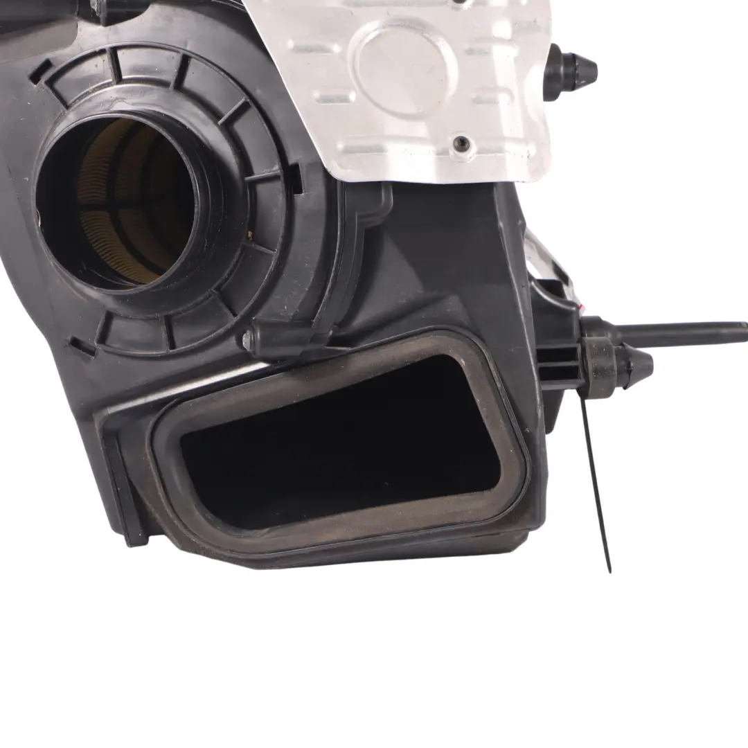 Coperchio alloggiamento filtro aria benzina per Audi A5 F5 45 TFSI con numero di parte 8W0133837AB Audi A5 F5 45 TFSI Coperchio alloggiamento filtro aria benzina - SKU 8W0133837AB - Numero di parte 8W0133837AB