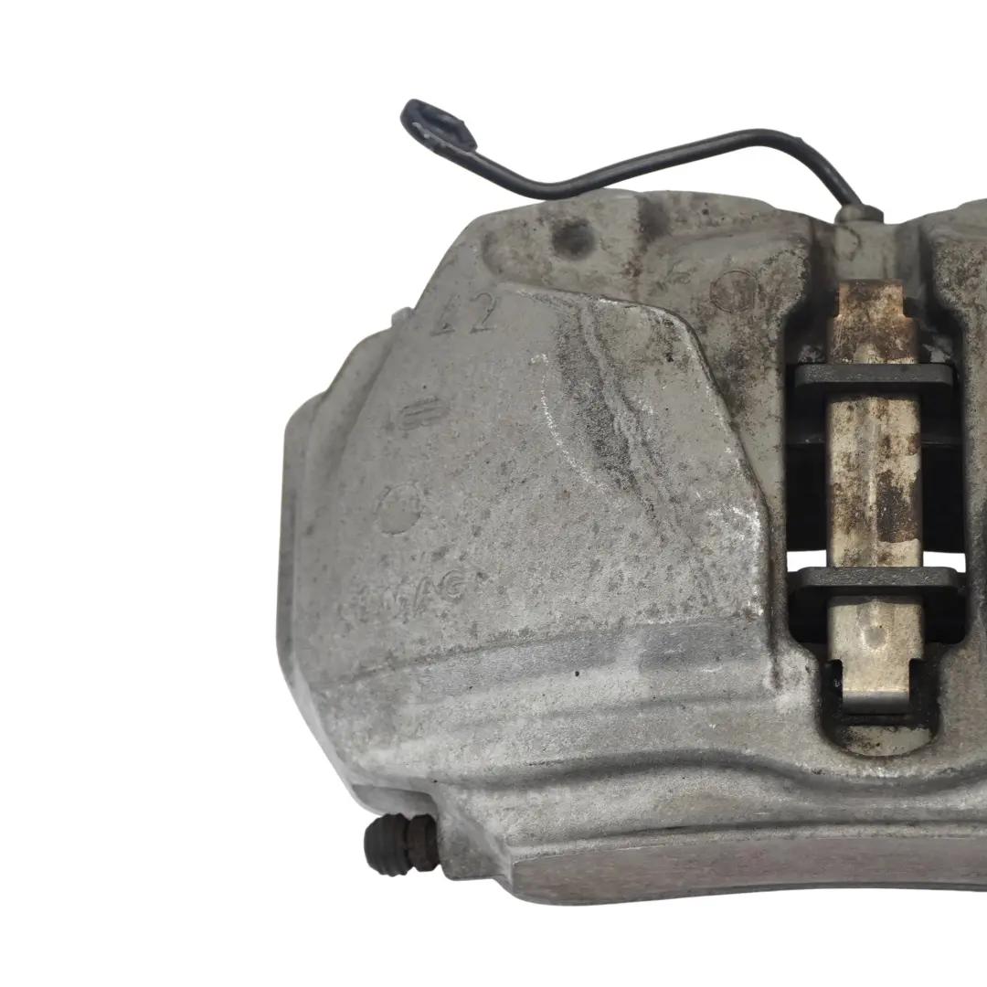 Boîtier d'étrier de frein avant gauche 338x30mm pour Audi A5 F5 à propos du numéro de pièce 8W0615107E Audi A5 F5 Boîtier d'étrier de frein avant gauche 338x30mm - SKU 8W0615107E - Numéro de pièce 8W0615107E