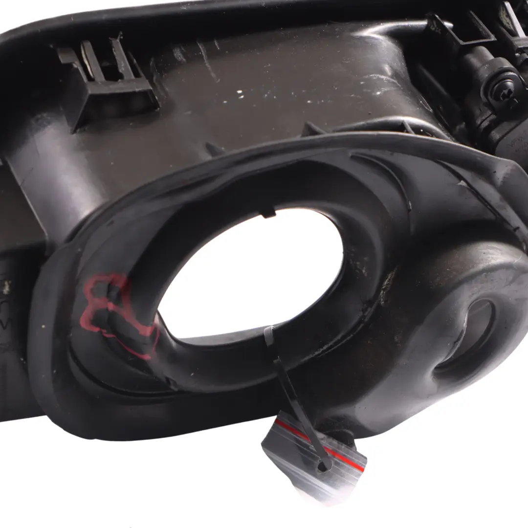 Pokrywa Obudowy Klapki Wlewu Paliwa do Audi A4 B9 o numerze 8W0809906D Audi A4 B9 Pokrywa Obudowy Klapki Wlewu Paliwa - SKU 8W0809906D - Numer Części 8W0809906D