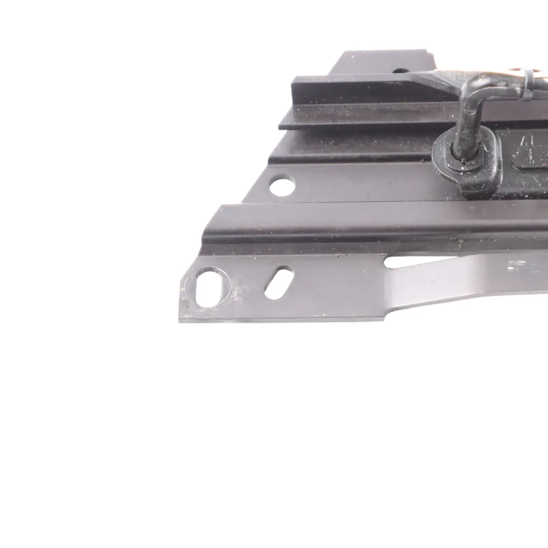 Motorhaube Schließblech Striker Links für Audi A4 B9 mit Teilenummer 8W0823185E Audi A4 B9 Motorhaube Schließblech Striker Links - SKU 8W0823185E - Teilenummer 8W0823185E