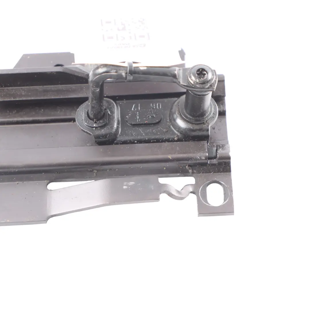 Audi A4 B9 Rygiel Zamka Maski Przedni Lewy - SKU 8W0823185E - Numer Części 8W0823185E