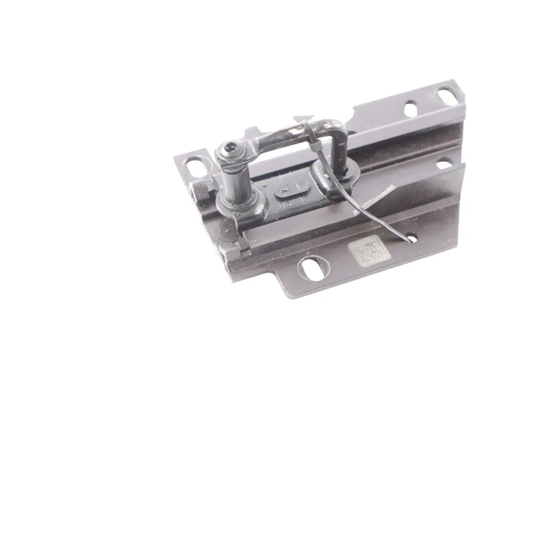 Placa Cierre Capó Delantero Izquierdo para Audi A4 B9 con número de pieza 8W0823185E Audi A4 B9 Placa Cierre Capó Delantero Izquierdo - SKU 8W0823185E - Número de pieza 8W0823185E