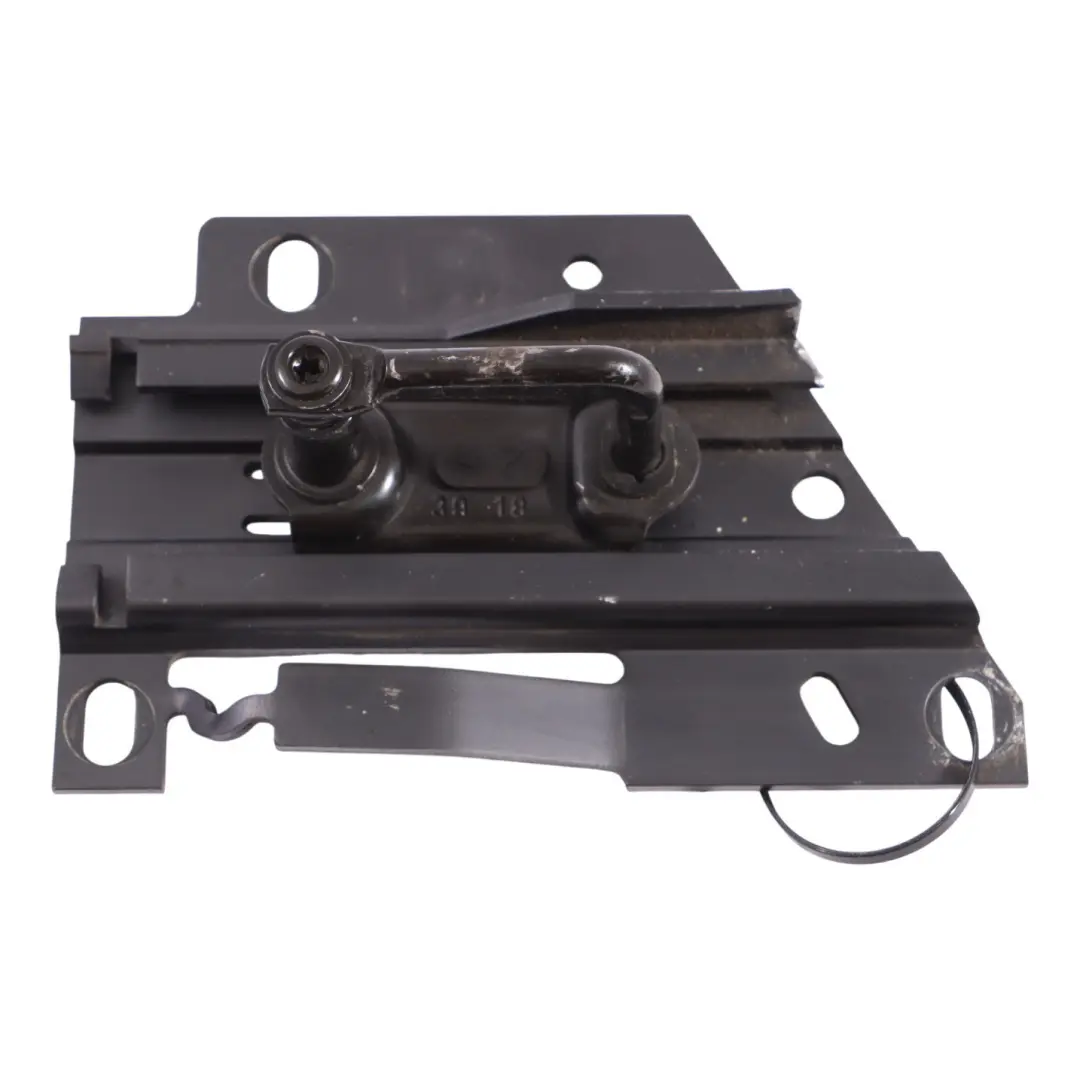 Hak Zaczep Maski Przód Prawo do Audi A5 F5 o numerze 8W0823186E Audi A5 F5 Hak Zaczep Maski Przód Prawo - SKU 8W0823186E - Numer Części 8W0823186E