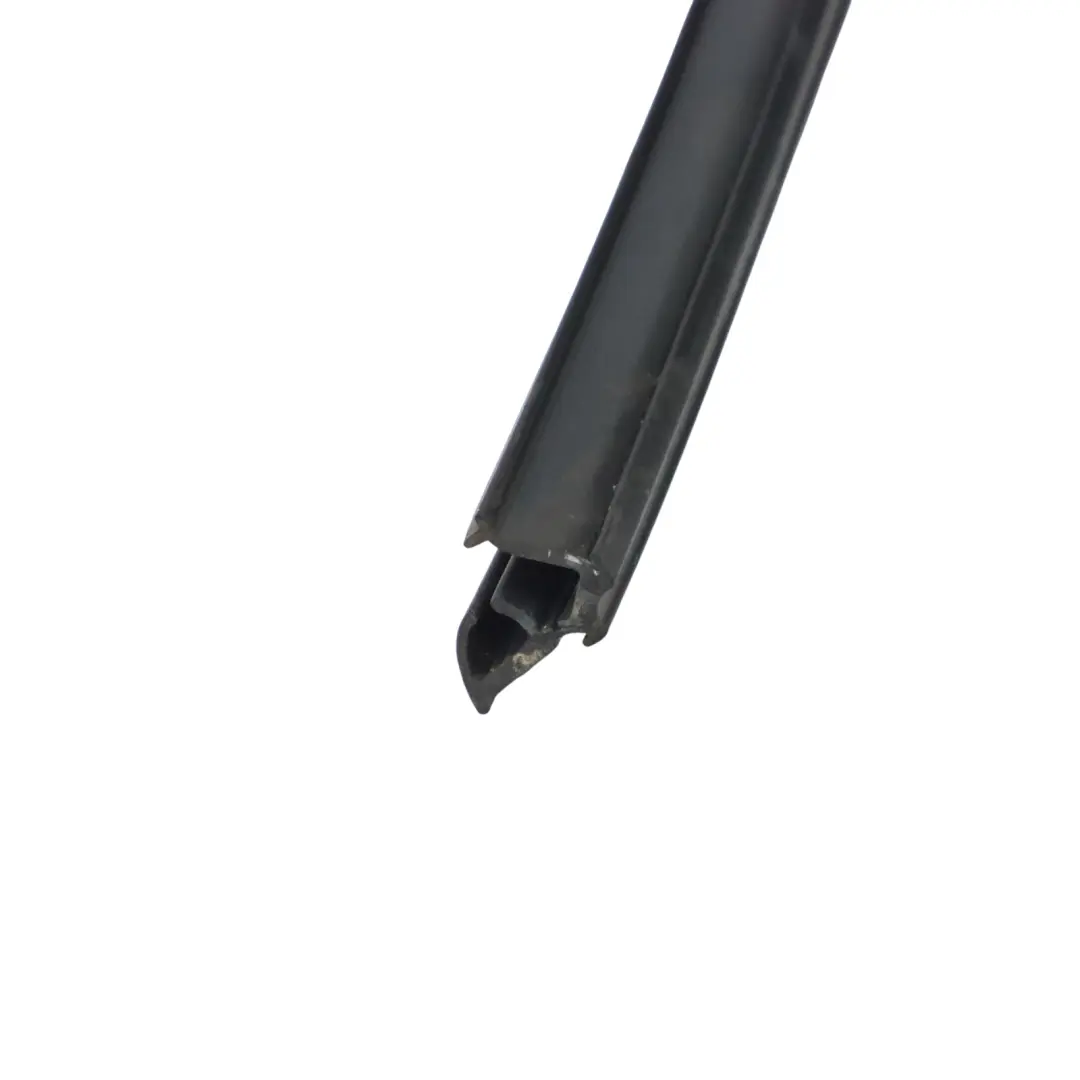 Front Window Guide Frame Door Right O/S Cover Seal Rubber to Audi A4 B9 with Part number 8W0837432D Audi A4 B9 Front Window Guide Frame Door Right O/S Cover Seal Rubber - SKU 8W0837432D - Part number 8W0837432D