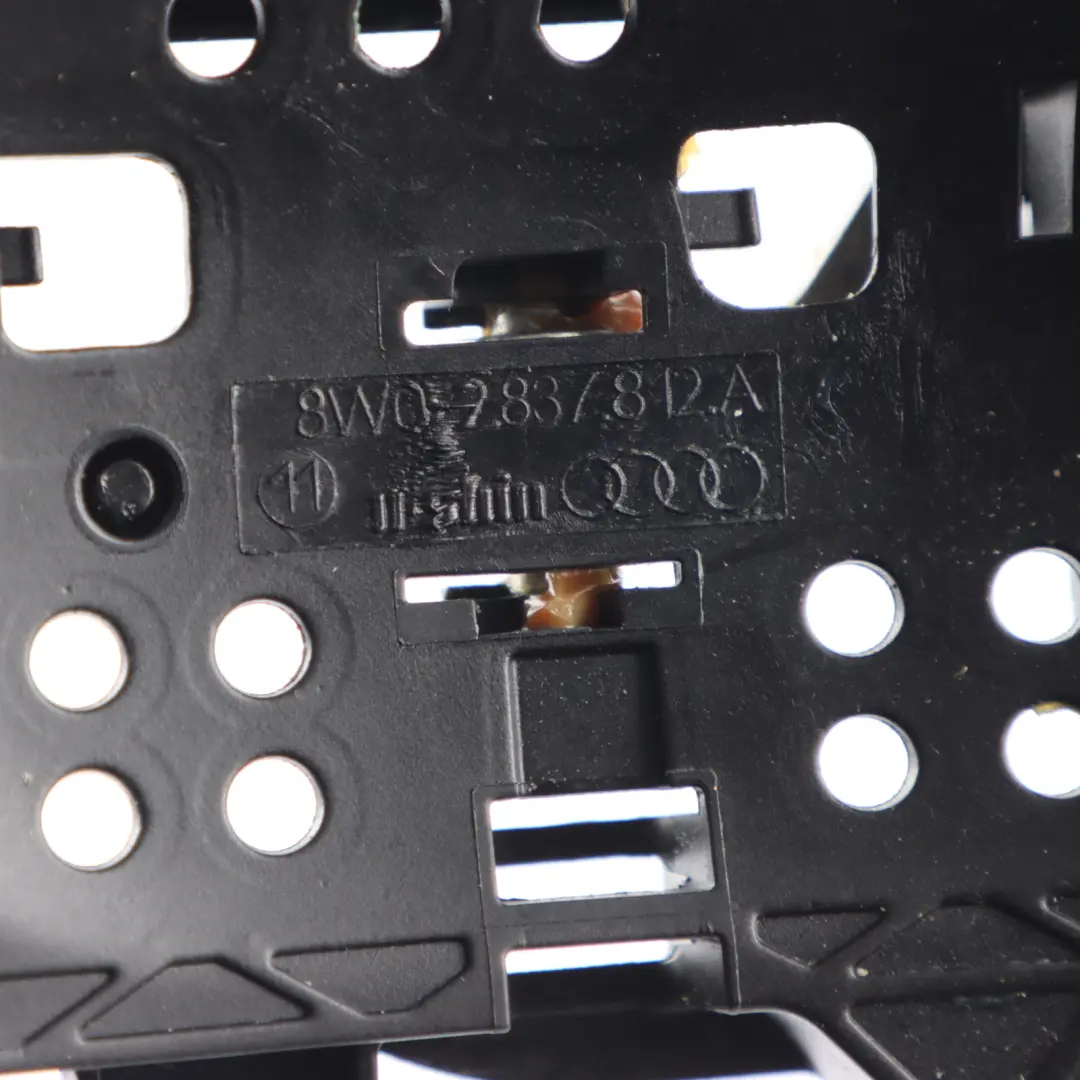 Hinterer Haltegriff Außen Halterung Halter Rechts für Audi A4 B9 A5 mit Teilenummer 8W0837812A Audi A4 B9 A5 Hinterer Haltegriff Außen Halterung Halter Rechts - SKU 8W0837812A-1 - Teilenummer 8W0837812A