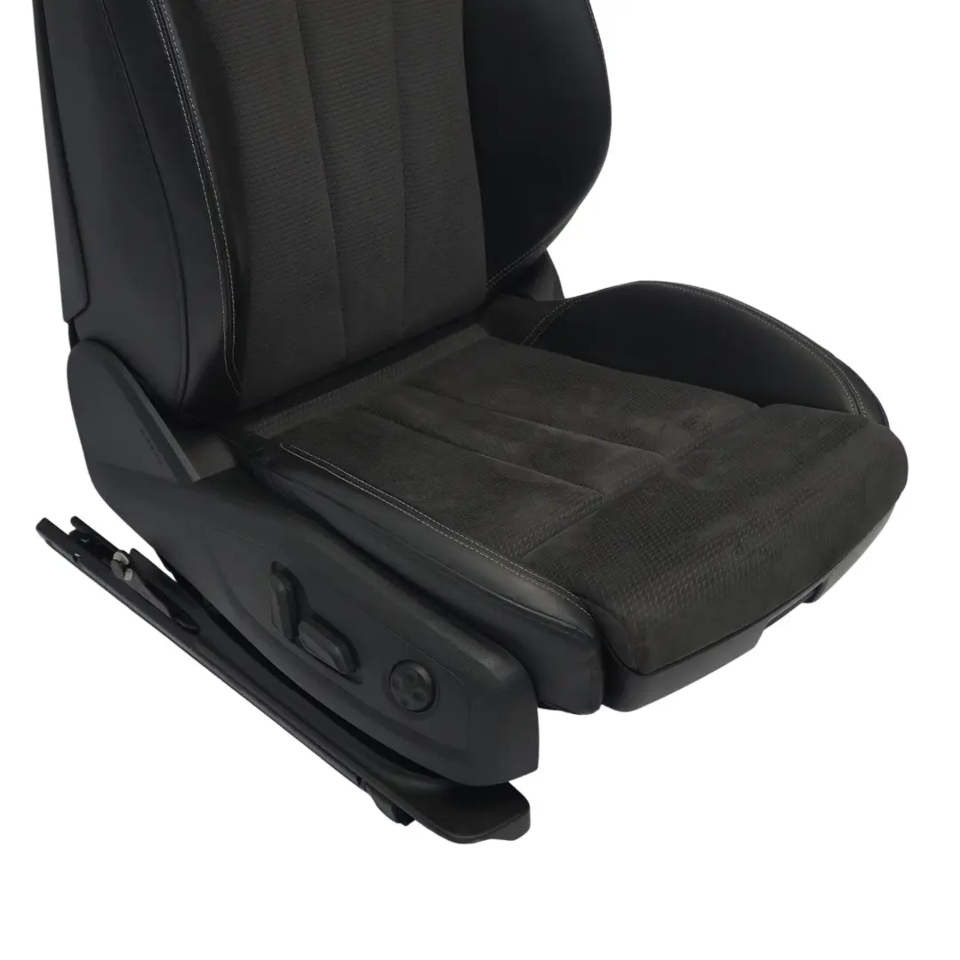 Asiento deportivo Audi A5 F5 delantero derecho calefaccionado cuero Negro para con número de pieza 8W0881806P Asiento deportivo Audi A5 F5 delantero derecho calefaccionado cuero Negro - SKU 8W0881806P - Número de pieza 8W0881806P