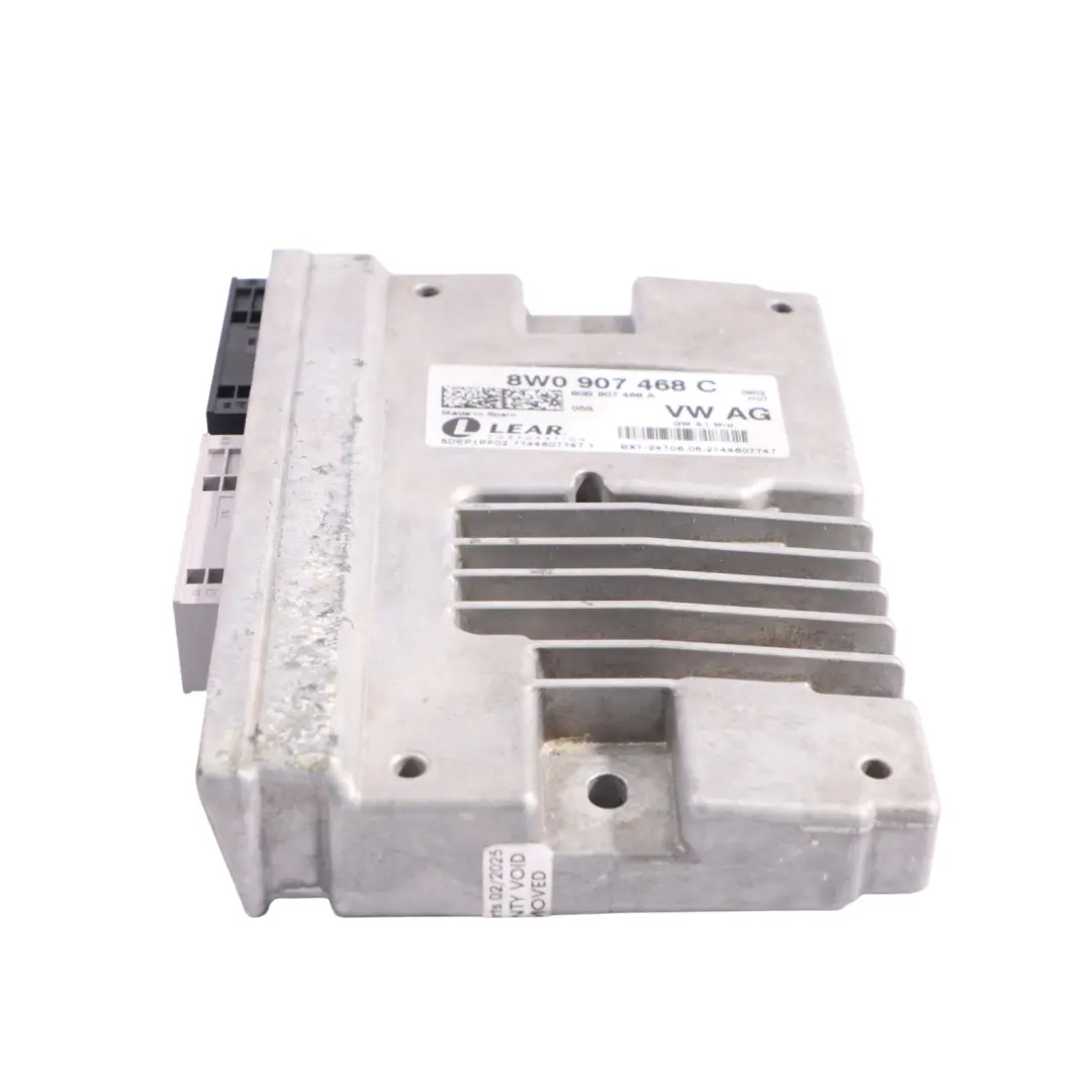 Moduł Bramy Nadwozia ECU Jednostka Sterująca do Audi A4 B9 o numerze 8W0907468C Audi A4 B9 Moduł Bramy Nadwozia ECU Jednostka Sterująca - SKU 8W0907468C - Numer Części 8W0907468C
