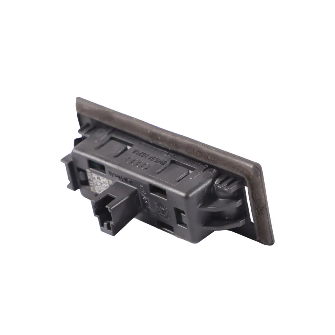 Audi A5 F5 Feu de plaque d'immatriculation arrière - SKU 8W6943021A - Numéro de pièce 8W6943021A