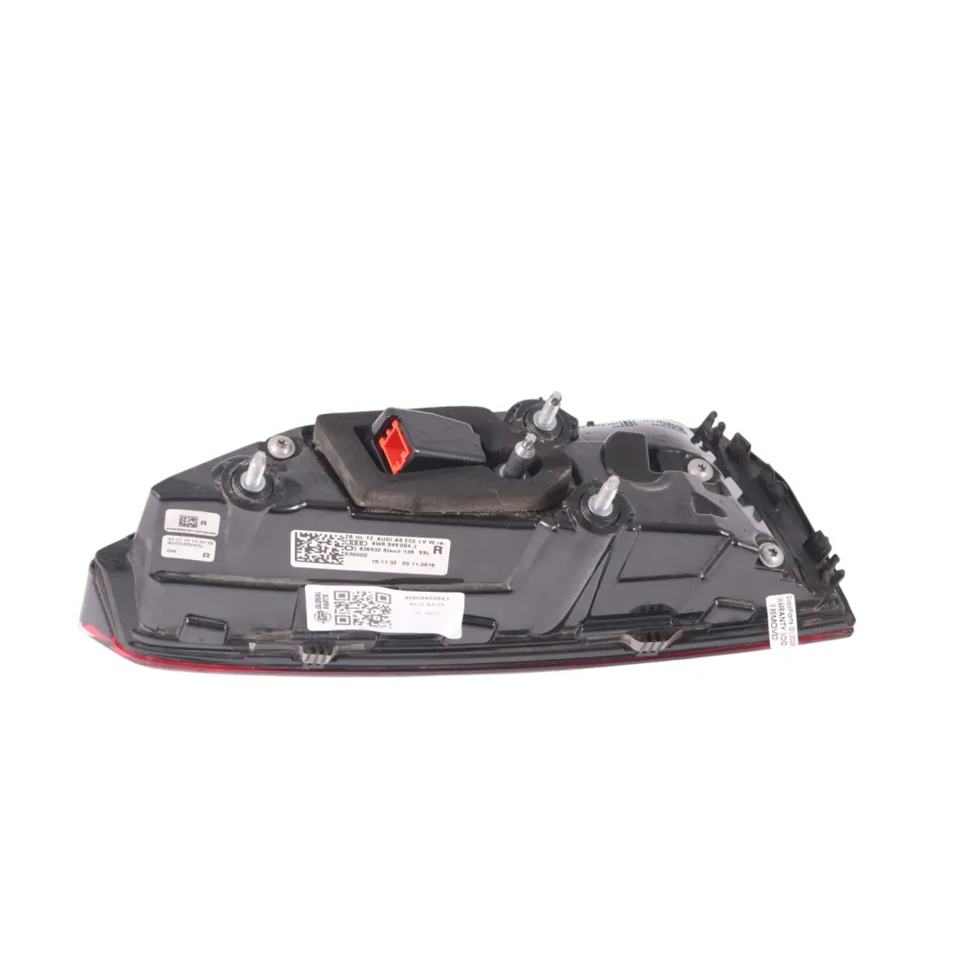 Feu arrière Coffre Hayon Éclairage intérieur Droit pour Audi A5 F5 à propos du numéro de pièce 8W6945094J Audi A5 F5 Feu arrière Coffre Hayon Éclairage intérieur Droit - SKU 8W6945094J - Numéro de pièce 8W6945094J