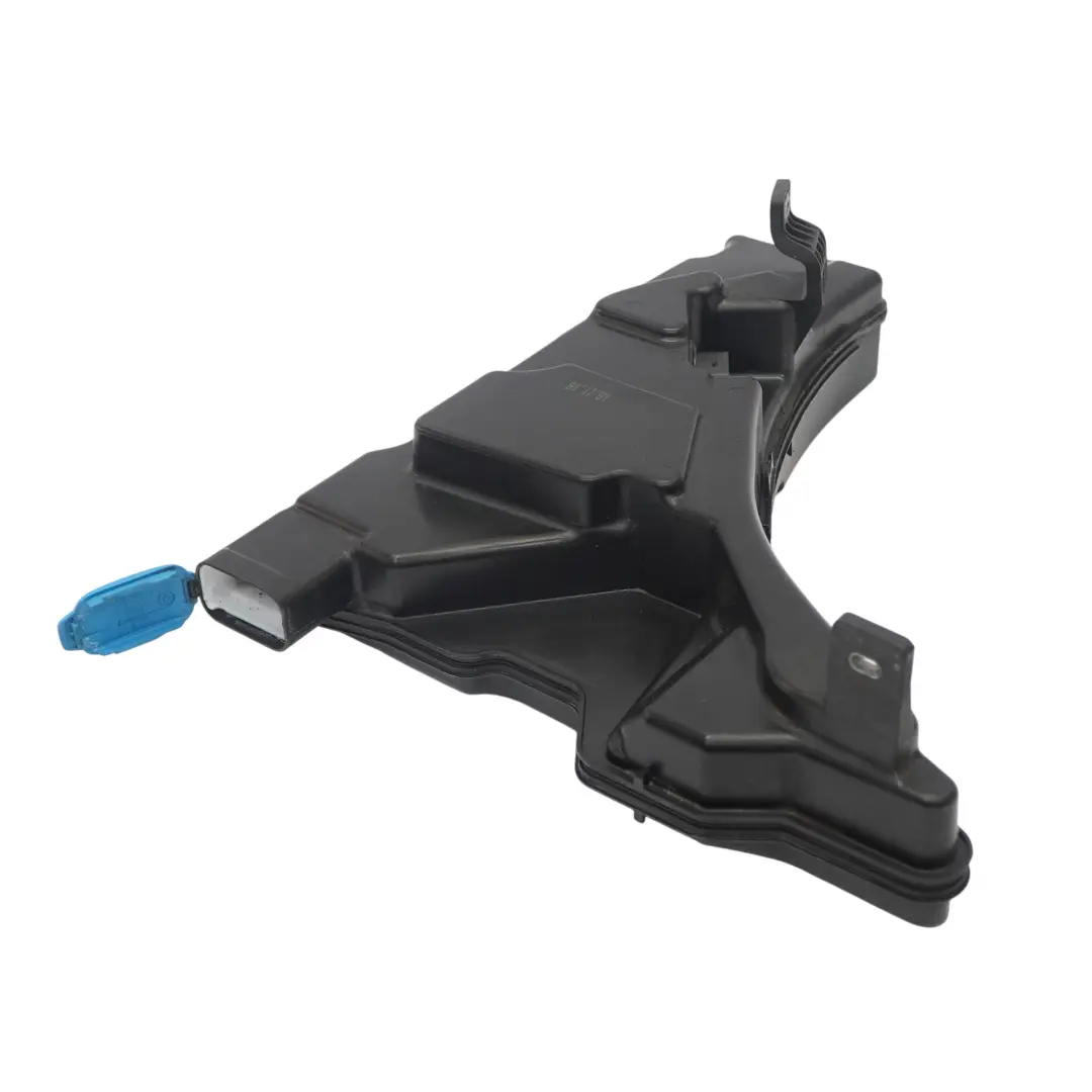 Zbiornik Płynu Spryskiwaczy do Audi A5 F5 o numerze 8W6955453E Audi A5 F5 Zbiornik Płynu Spryskiwaczy - SKU 8W6955453E - Numer Części 8W6955453E