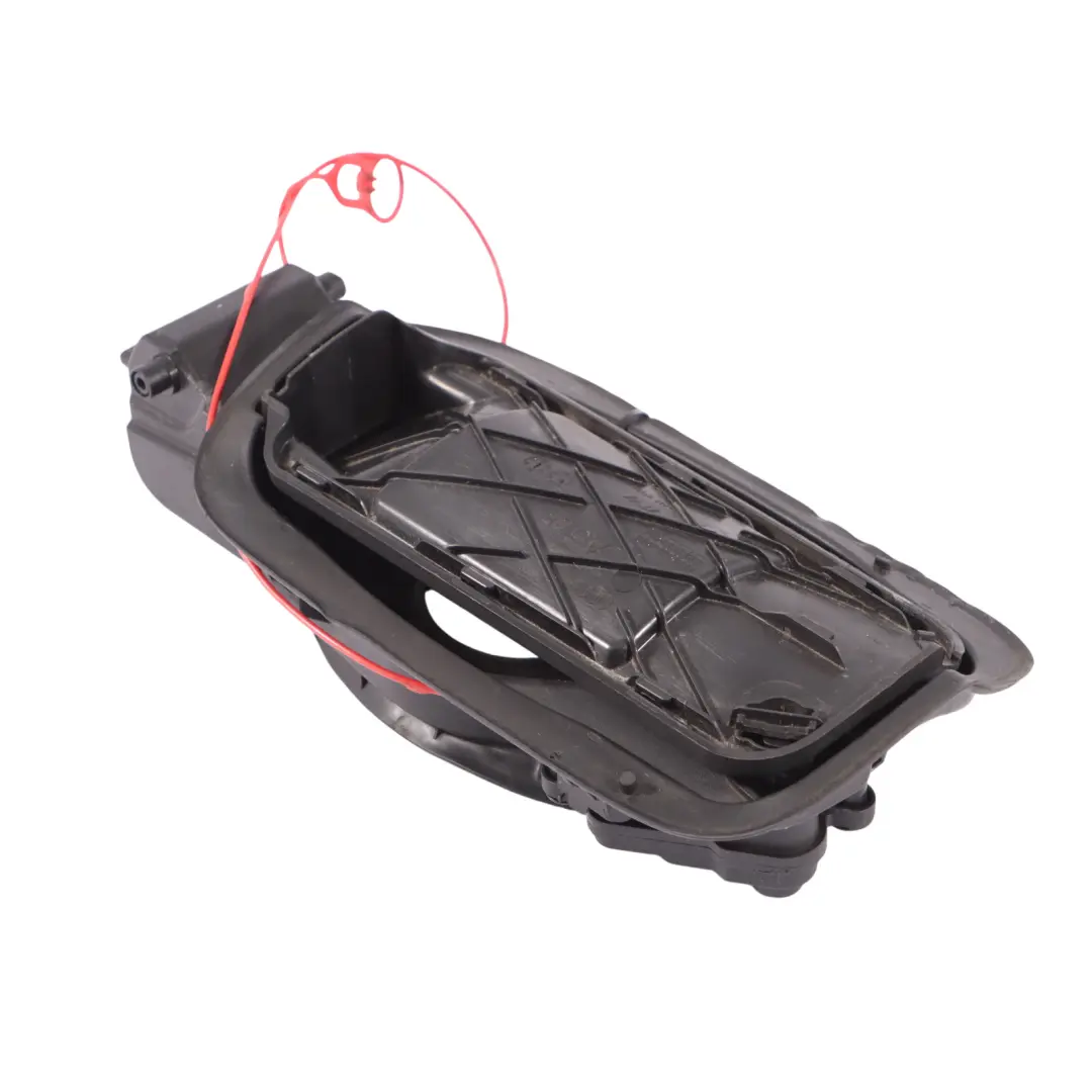 Tappo di riempimento carburante Inserto di rivestimento per Audi A5 F5 con numero di parte 8W8809906 Audi A5 F5 Tappo di riempimento carburante Inserto di rivestimento - SKU 8W8809906 - Numero di parte 8W8809906