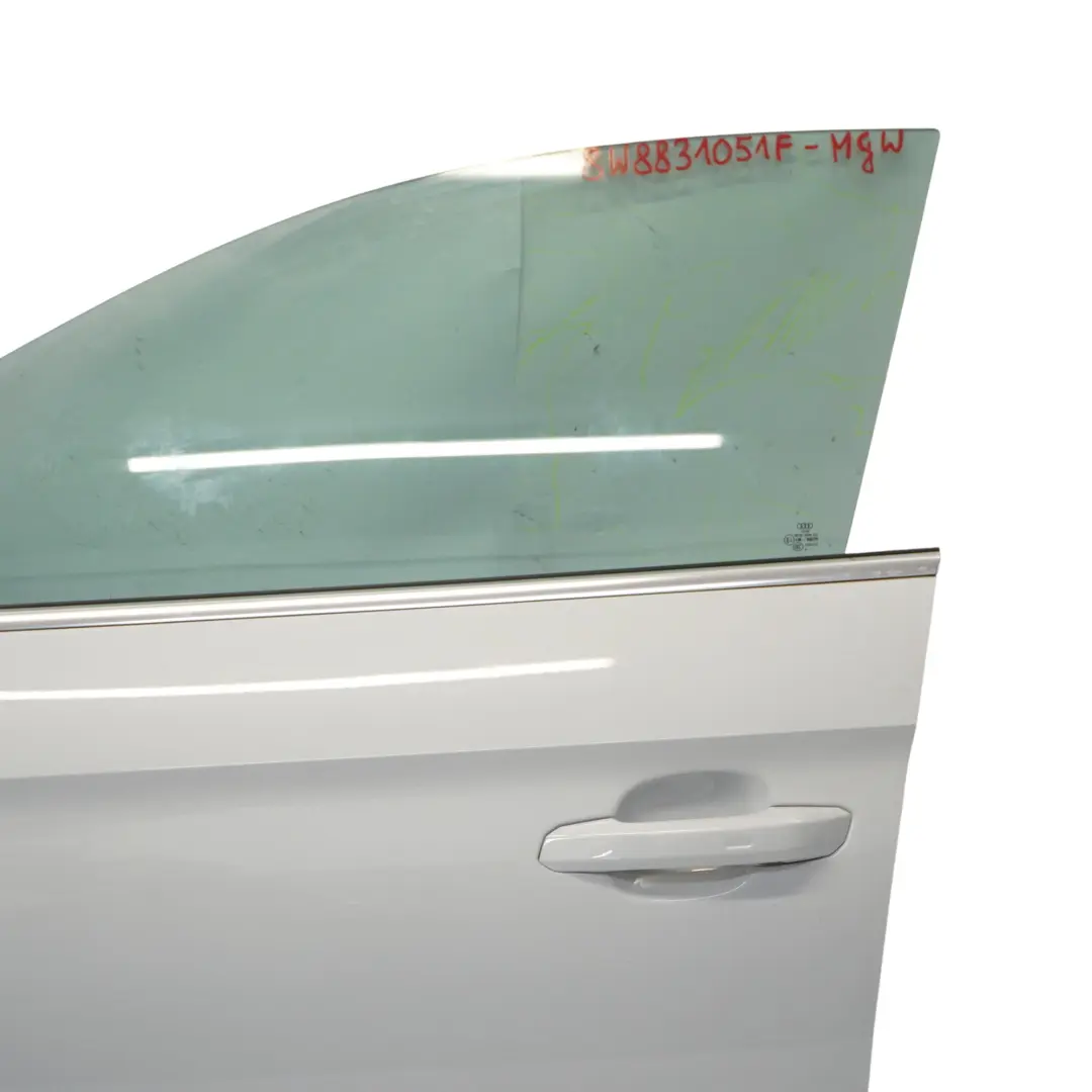 Puerta Delantera Izquierda Panel Glacier White Pearl - S9R para Audi A5 F5 con número de pieza 8W8831051F Audi A5 F5 Puerta Delantera Izquierda Panel Glacier White Pearl - S9R - SKU 8W8831051F-MGW - Número de pieza 8W8831051F