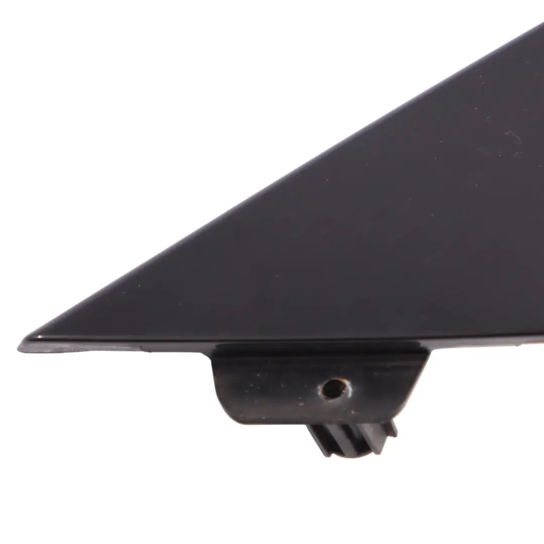 Triangolo Cover Trim Porta Anteriore Sinistra Interno Nero per Audi A5 F5 con numero di parte 8W8837637 Audi A5 F5 Triangolo Cover Trim Porta Anteriore Sinistra Interno Nero - SKU 8W8837637 - Numero di parte 8W8837637