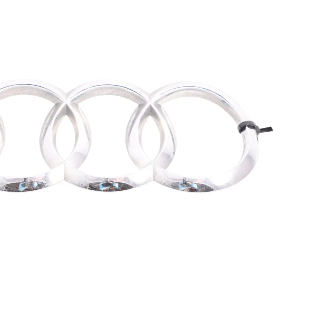 Emblemat Klapy Bagażnika Naklejka Tył Chrom do Audi A5 F5 o numerze 8W8853742 Audi A5 F5 Emblemat Klapy Bagażnika Naklejka Tył Chrom - SKU 8W8853742 - Numer Części 8W8853742