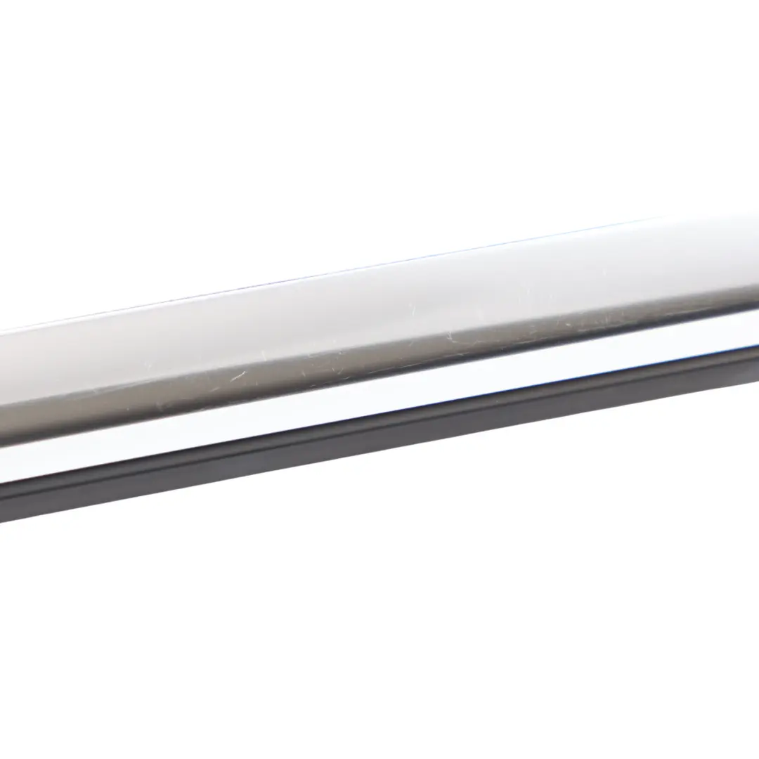 Door Window Weather Strip Seal Trim Chrome Right para Audi A5 F5 Rear con número de pieza 8W8853764 Audi A5 F5 Rear Door Window Weather Strip Seal Trim Chrome Right - SKU 8W8853764 - Número de pieza 8W8853764