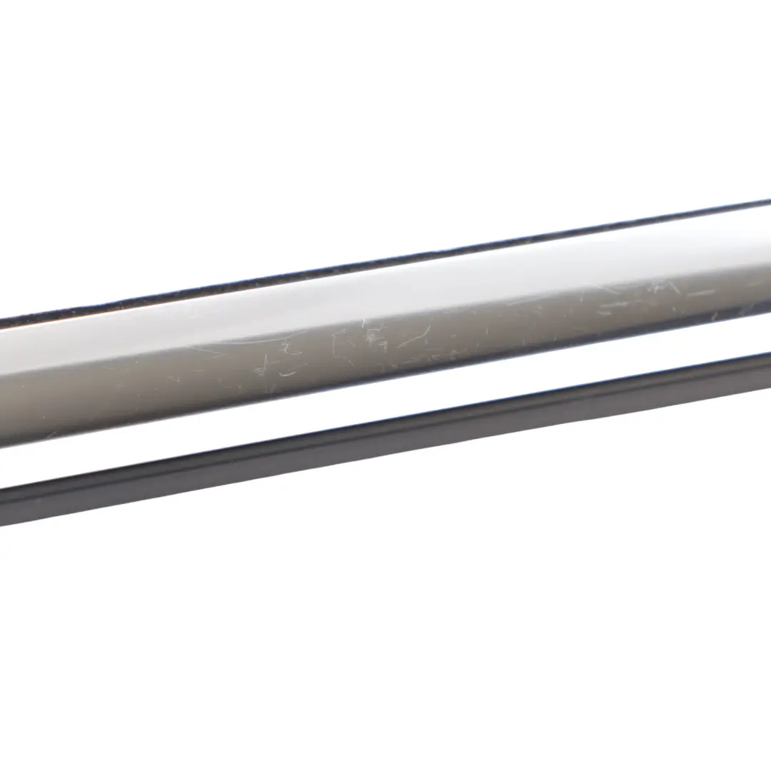 Door Window Weather Strip Seal Trim Chrome Right para Audi A5 F5 Rear con número de pieza 8W8853764 Audi A5 F5 Rear Door Window Weather Strip Seal Trim Chrome Right - SKU 8W8853764 - Número de pieza 8W8853764