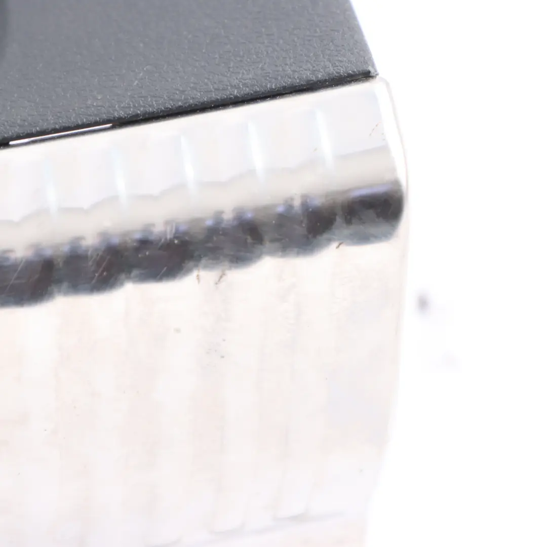 Deckel Schloss Abdeckung Kofferraum Panel Hinten Chrom für Audi A5 F5 mit Teilenummer 8W8864483C Audi A5 F5 Deckel Schloss Abdeckung Kofferraum Panel Hinten Chrom - SKU 8W8864483C - Teilenummer 8W8864483C