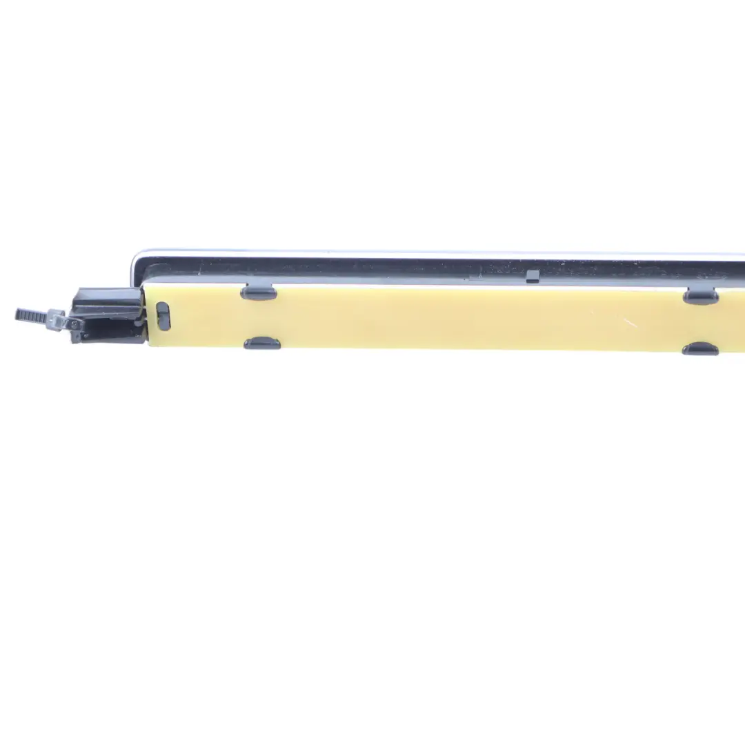 Lampa LED Klapy Bagażnika Tylna Lewa do Audi A4 B9 o numerze 8W947409 Audi A4 B9 Lampa LED Klapy Bagażnika Tylna Lewa - SKU 8W947409 - Numer Części 8W947409