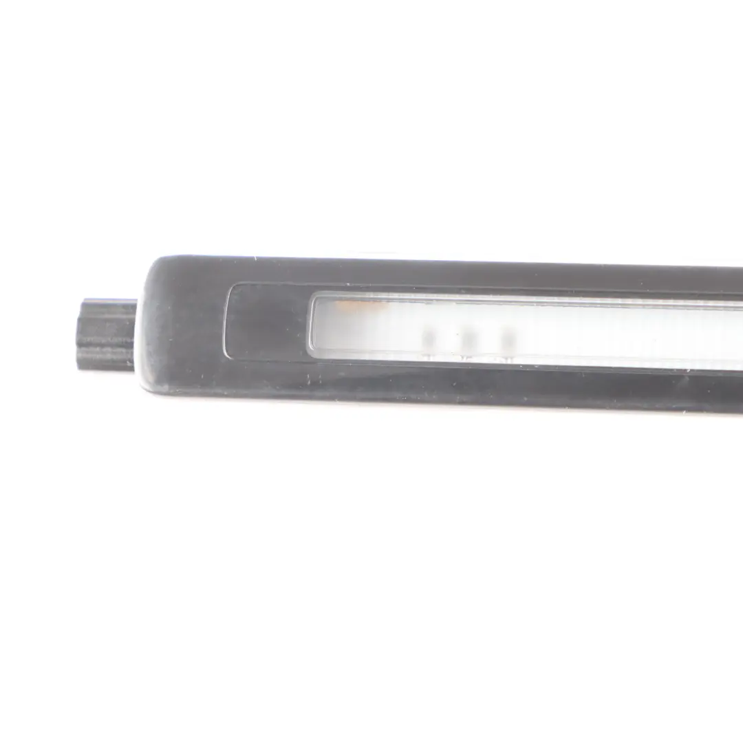 Luce LED Lampada Portabagagli Portellone Posteriore Sinistro per Audi A4 B9 con numero di parte 8W947409 Audi A4 B9 Luce LED Lampada Portabagagli Portellone Posteriore Sinistro - SKU 8W947409 - Numero di parte 8W947409