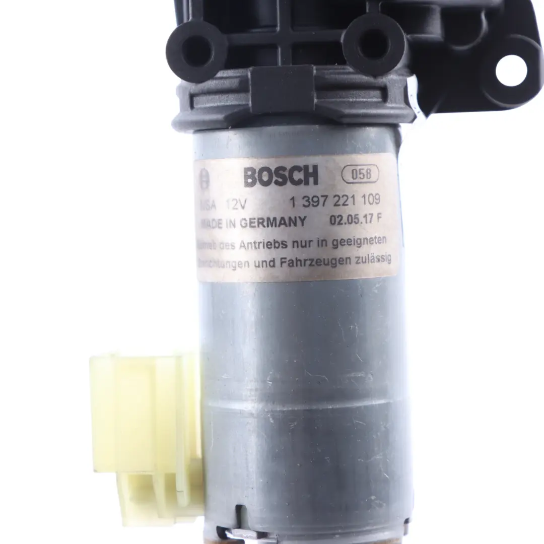 Actuador Motor Elevador Maletero Portón Trasero Izquierdo 8W9827852A para Audi A4 B9 con número de pieza 8W9827851A Audi A4 B9 Actuador Motor Elevador Maletero Portón Trasero Izquierdo 8W9827852A - SKU 8W9827851A - Número de pieza 8W9827851A