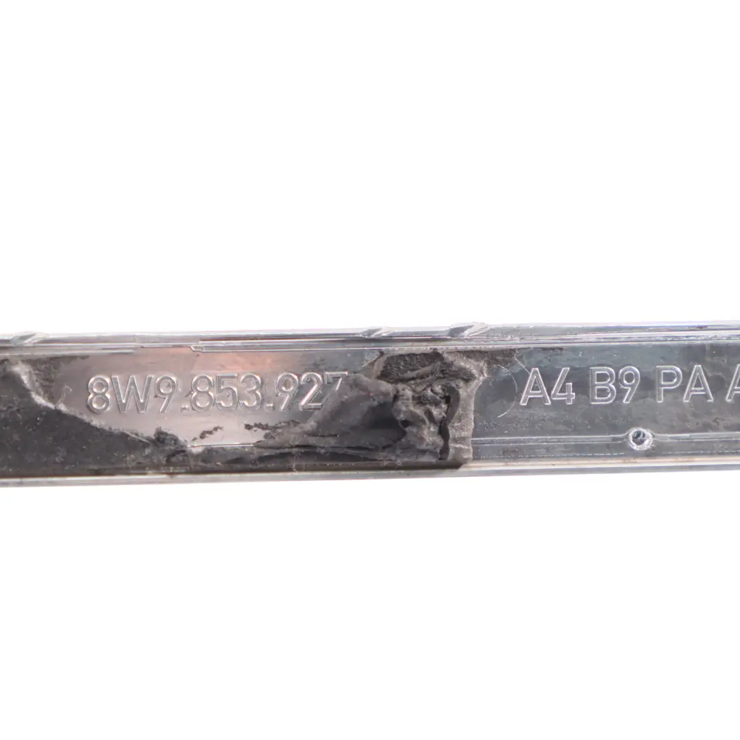 Zierleiste Koffer Raum Klappe Heck Chrom für Audi A4 B9 mit Teilenummer 8W9853927 Audi A4 B9 Zierleiste Koffer Raum Klappe Heck Chrom - SKU 8W9853927 - Teilenummer 8W9853927