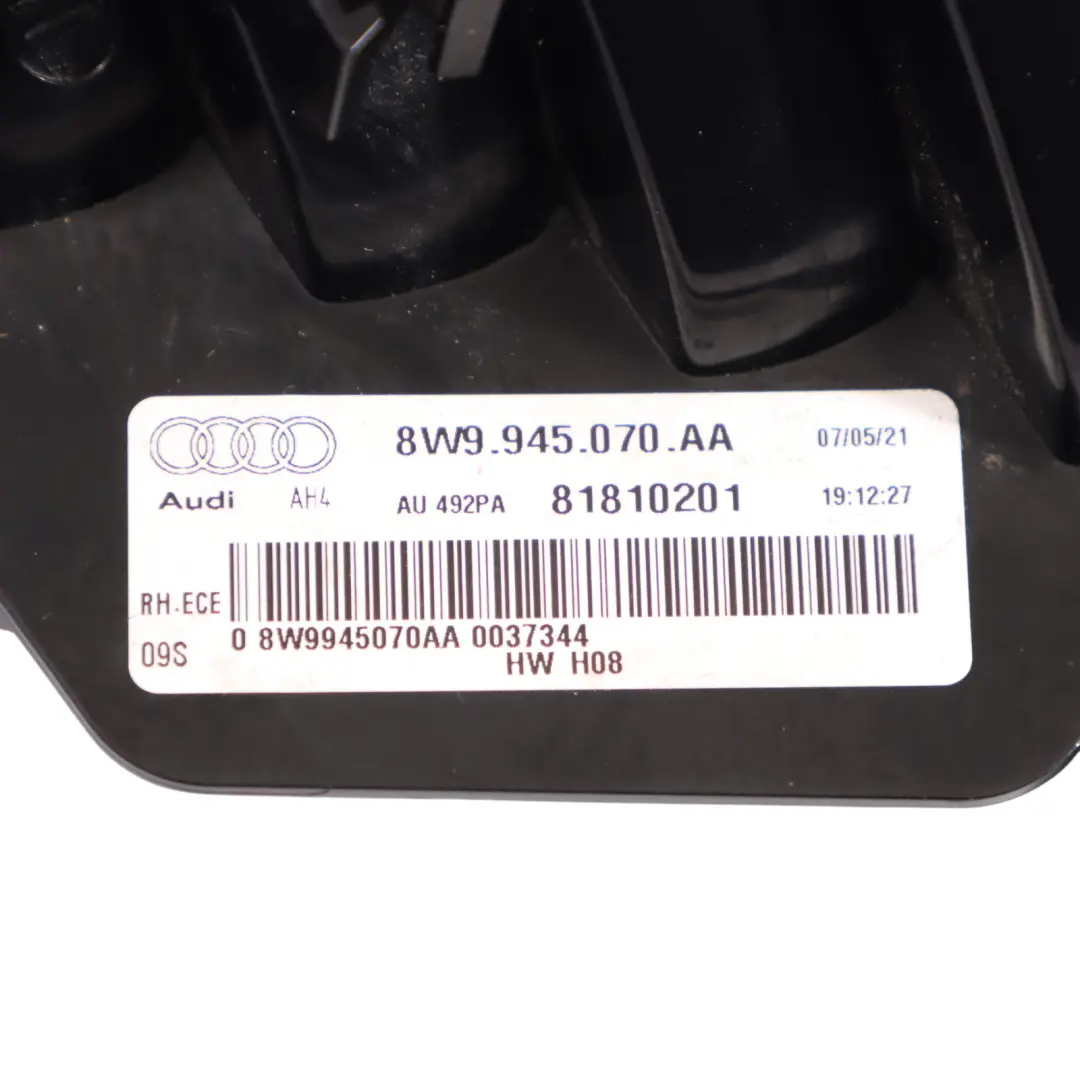 Rücklicht Kofferraum Klappe Lampe LED Rechts Audi A4 B9 Avant - SKU 8W9945070AA - Teilenummer 8W9945070AA