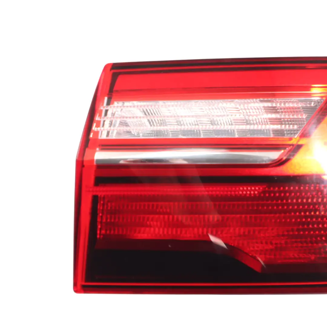 Fanale Posteriore Baule Lampada Coperchio Destra per Audi A4 B9 Avant con numero di parte 8W9945070AA Audi A4 B9 Avant Fanale Posteriore Baule Lampada Coperchio Destra - SKU 8W9945070AA - Numero di parte 8W9945070AA