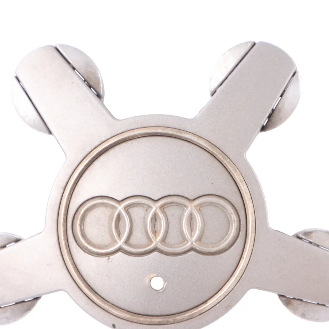 Audi A1 8X Tapacubos Centro Rueda Plata - SKU 8X0601165 - Número de pieza 8X0601165