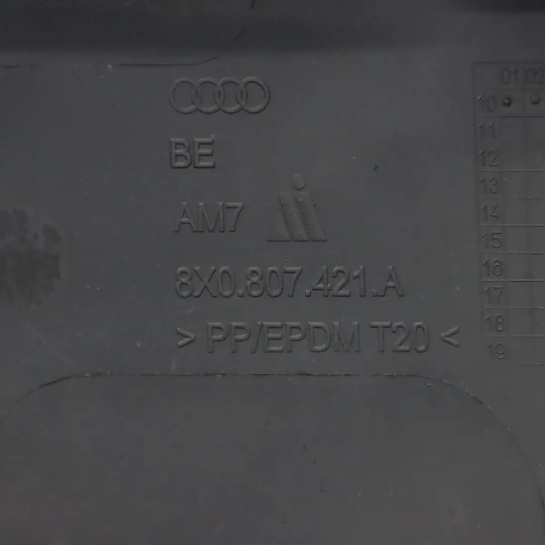 Audi A1 8X Panneau Centrale Inférieure De Pare-Chocs Arrière - SKU 8X0807421A - Numéro de pièce 8X0807421A