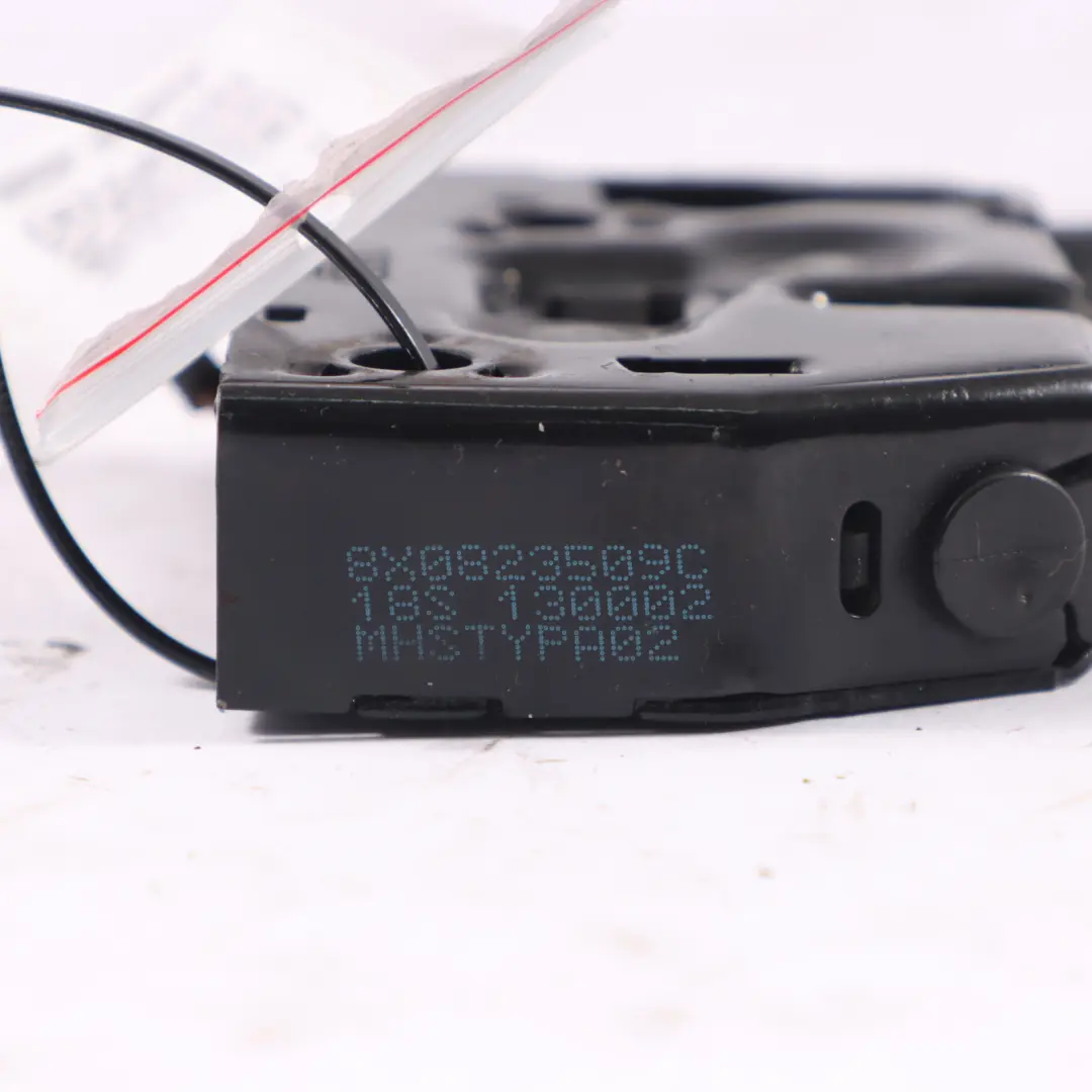 Audi A1 8X Motor Hauben Verrie Motor Hauben Verrie Gelung Vorne - SKU 8X0823509C - Teilenummer 8X0823509C