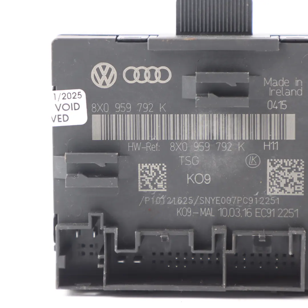 Audi Q3 8U Unité commande module porte avant ECU côté passager 8X0959792H - SKU 8X0959792K - Numéro de pièce 8X0959792K