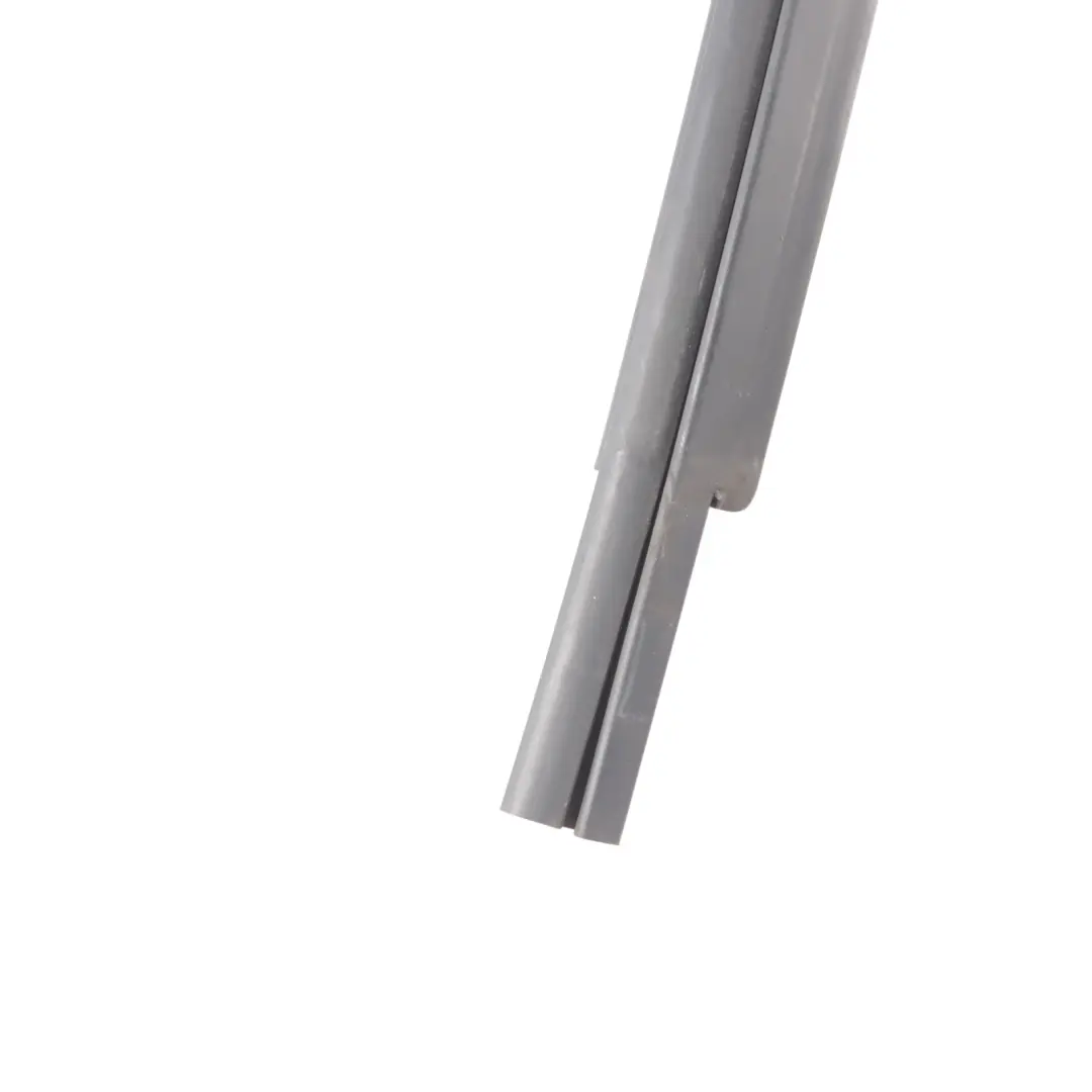 Door Window Guide Seal Gasket Rubber Front Left N/S 8X3837439D to Audi A1 8X 3 with Part number 8X3837439E Audi A1 8X 3 Door Window Guide Seal Gasket Rubber Front Left N/S 8X3837439D - SKU 8X3837439E - Part number 8X3837439E